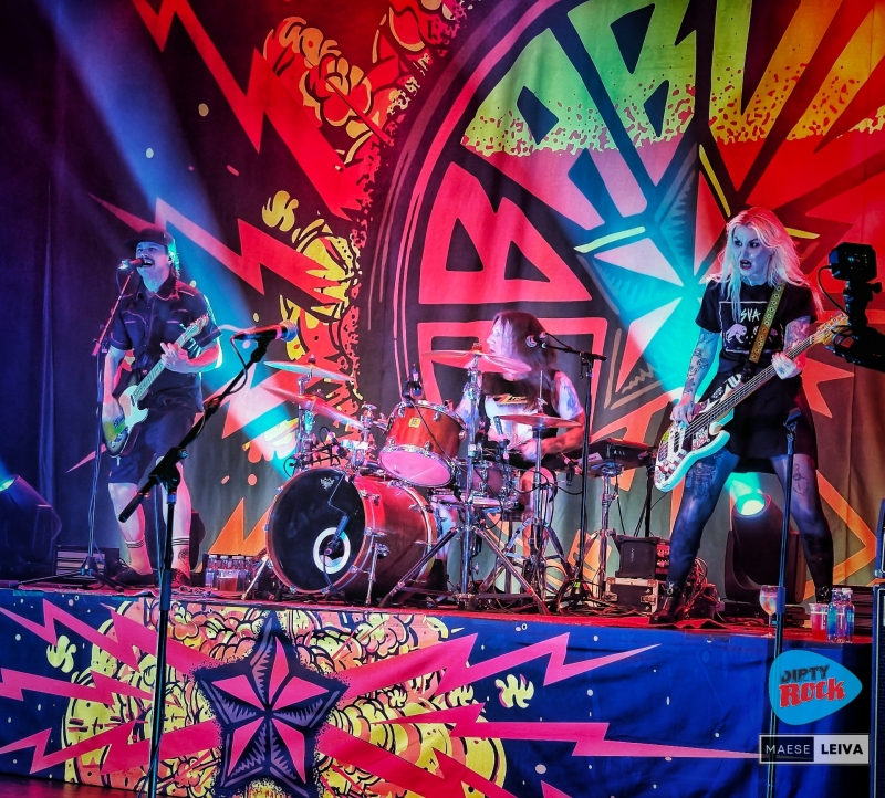 The-Baboon-Show-Dirty12 The-Baboon-Show-Dirty12