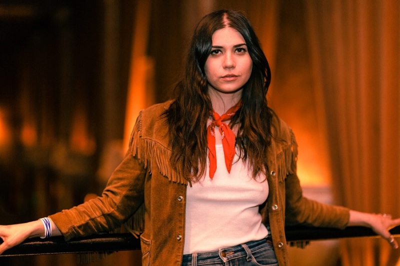 Pearl-Charles-Desert-Queen-02