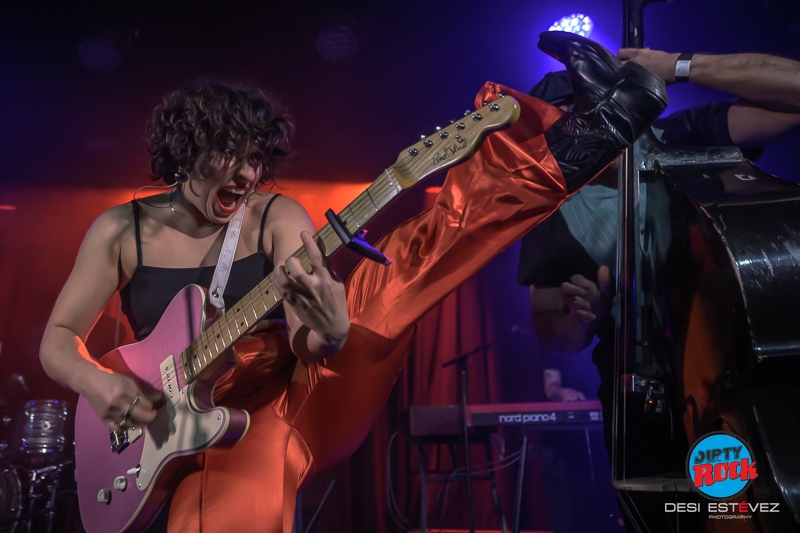 20260227-La-Perra-Blanco_OZ87340©DesiEstevez