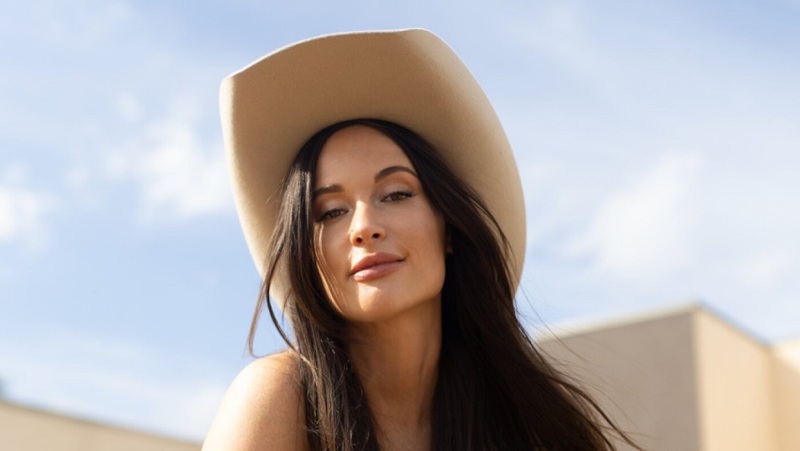 kacey-musgraves-middle-of-nowhere02