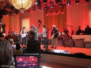 In Perfomance At The White House Red White And Blues 2012, Mick Jagger, B.B. King, Buddy Guy, Gary Clark Jr., Derek Trucks, Jeff Beck, Booker T., Keb Mo, Susan Tedeschi, Warren Haynes, Troy “Trombone Shorty” Andrews y Shemekia Copeland. In Perfomance At The White House Red White And Blues 2012, Mick Jagger, B.B. King, Buddy Guy, Gary Clark Jr., Derek Trucks, Jeff Beck, Booker T., Keb Mo, Susan Tedeschi, Warren Haynes, Troy “Trombone Shorty” Andrews y Shemekia Copeland.