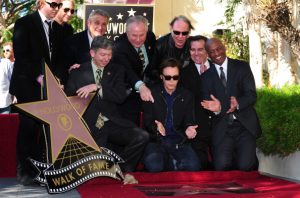 Paul McCartney y Neil Young 2012 MusiCares Person Of The Year, en el Hollywood Hall of Fame