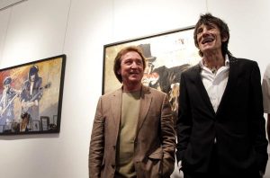 Ronnie Wood junto con Kenney Jones, batería de The Faces, en la exposición "Faces, Times and Places" en Nueva York, 2012