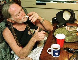 Willie Nelson y su defensa al consumo y legalización de la marihuana