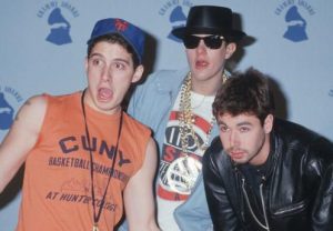 The Beastie Boys, Adam Yauch a la derecha The Beastie Boys, Adam Yauch a la derecha
