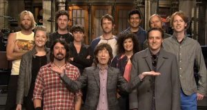 Mick Jagger en el Saturday Night Live con Foo Fighters, Jeff Beck, Arcade Fire y  despedida de Kristen Wiig,  2012