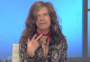 Mick Jagger parodiando a Steven Tyler (Aerosmith) en el Saturday Night Live 2012