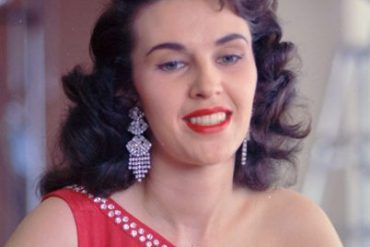 Wanda Jackson “Am I Even A Memory” nuevo vídeo del Unfinished Business