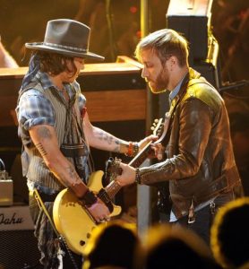 Johnny Depp y The Black Keys juntos MTV Movie Awards 2012 Johnny Depp y The Black Keys juntos MTV Movie Awards 2012