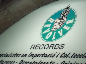 Revolver Records en Barcelona con su mini concierto de Wilco