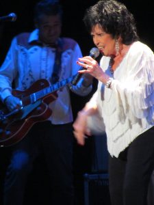 Wanda Jackson durante su concierto en Tenerife el 8 julio de 2012