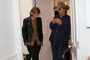 Jeff Beck y Dwight Yoakam en "3 Pears" Jeff Beck y Dwight Yoakam en "3 Pears"