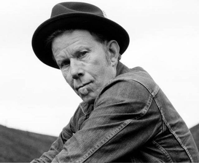 Nuevo vídeo de Tom Waits "Hell Broke Luce" de su disco Bad As Me