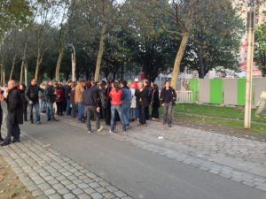 Alrededores de Le Trabendo concierto sorpresa The Rolling Stones en Paris octubre 2012