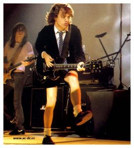 Angus Young AC/DC top 10 riffs de los 80