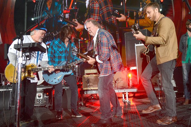 Neil Young & Crazy Horse en el Global Citizen Festival con Foo Fighters, The Black Keys y Band of Horses en Rocking in the Free World