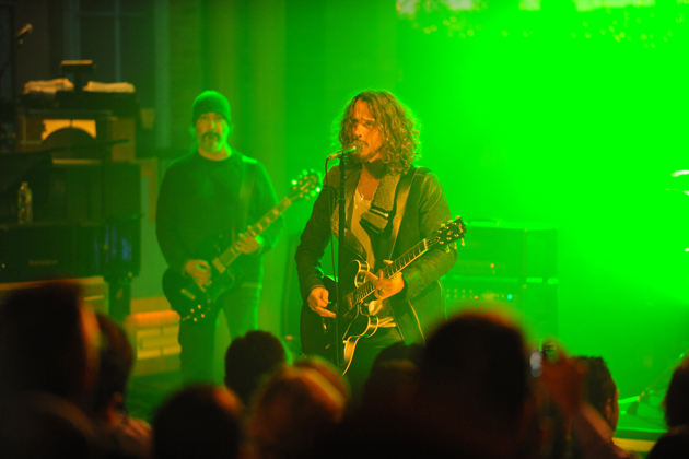 Soundgarden en el Late Night Show de Letterman la misma noche interpretando “Been Away Too Long”