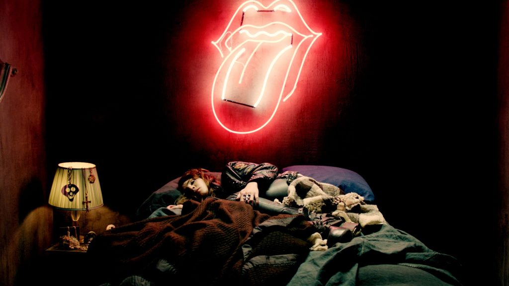 The Rolling Stones Doom & Gloom nuevo video dirigido por Jonas Åkerlund, y protagonizado por la actriz de orígen español Noomi Rapace de su disco GRRR!