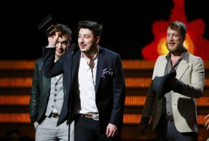 Mumford & Sons en los premios Grammy 2013