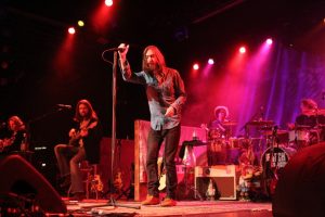 The Black Crowes, publican Wiser For The Time foto de uno de los conciertos en el Best Buy Theatre de Nueva York 2010