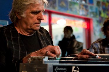 Ben Keith, 76 años de Spirit Road y pedal steel con Neil Young