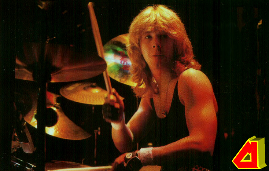 Clive Burr de Iron Maiden ha muerto, 2013