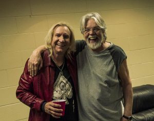 Joe Walsh graba nuevo disco, en la foto con Bob Seger en una reciente gira