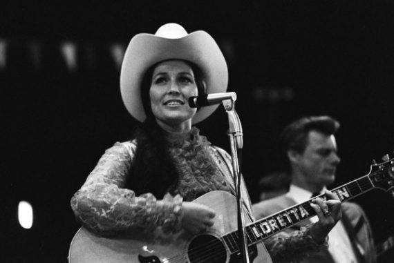 Loretta Lynn, 81 años de la Honky Tonk Girl e hija del minero que