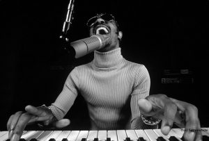 Stevie Wonder, 63 años de Superstition