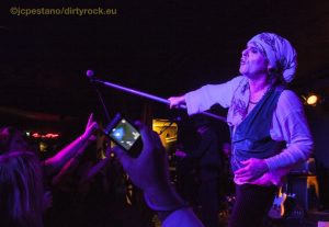 The Quireboys en Valencia, Beautiful Curse