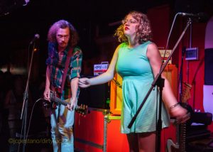 Sallie Ford & The Sound Outside Untamed Beast en Valencia