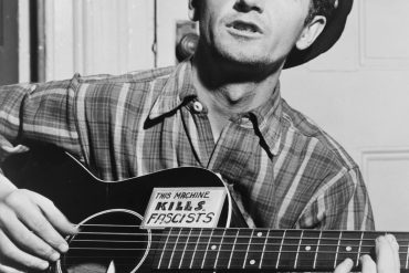 Woody Guthrie, 101 años de Folk Urbano