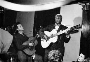 Woody Guthrie y Leadbelly en su 101 años de Folk Urbano