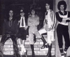 40 aniversario del primer concierto de AC/DC en la foto Larry van Kriedt, Angus Young, Malcolm Young, Dave Evans y Colin Burgess
