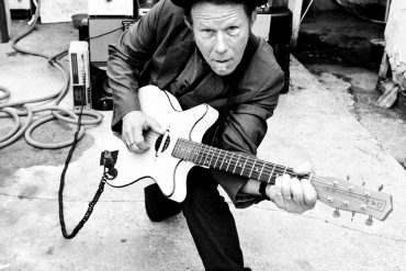 Tom Waits cumple 64 años