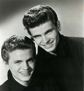 Phil Everly de The Everly Brothers ha muerto. (Phil a la izquierda)