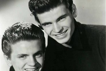 Phil Everly de The Everly Brothers ha muerto. (Phil a la izquierda)