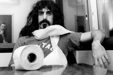 "Zappae" bacteria causante del acné en honor a Frank Zappa