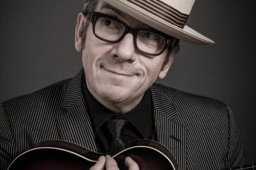 Elvis Costello remezcla una canción inédita de Johnny Cash