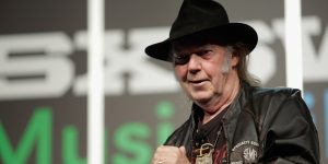 Neil Young confirma nuevo disco “A Letter Home” y nuevo libro “Special Deluxe”