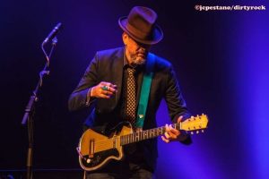 Howe Gelb en Valencia durante su gira española 2014