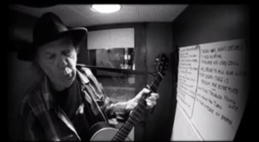 "Needle Of Death", nuevo vídeo de Neil Young