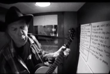 "Needle Of Death", nuevo vídeo de Neil Young
