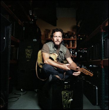 Eddie Vedder estrena una nueva canción “I Won’t Hold On”