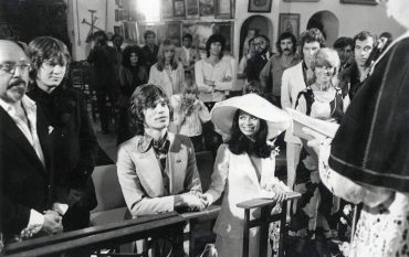 Mick Jagger ya es bisabuelo. Jagger junto a Bianca el día de su boda.