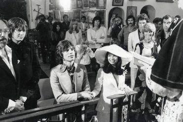 Mick Jagger ya es bisabuelo. Jagger junto a Bianca el día de su boda.