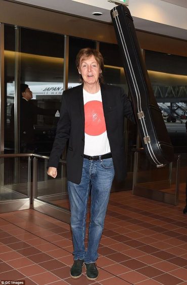 Paul McCartney abandona el hospital tras ser hospitalizado en Tokio