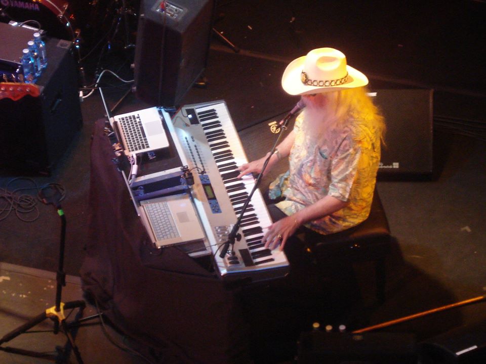 Leon Russell tras 72 años pisa escenario madrileño