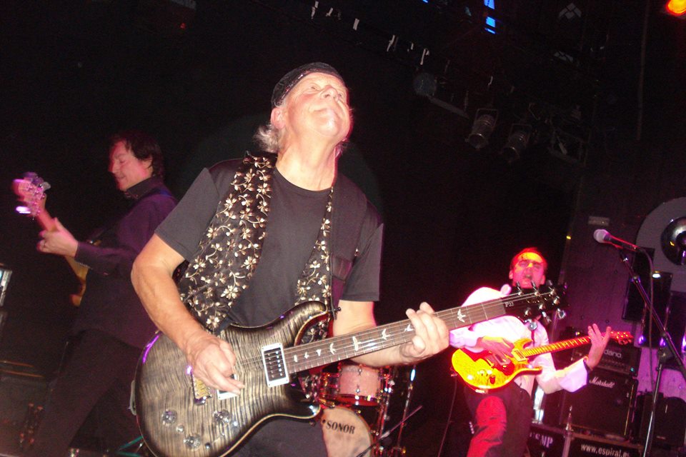 MARTIN BARRE 1 MARTIN BARRE 1