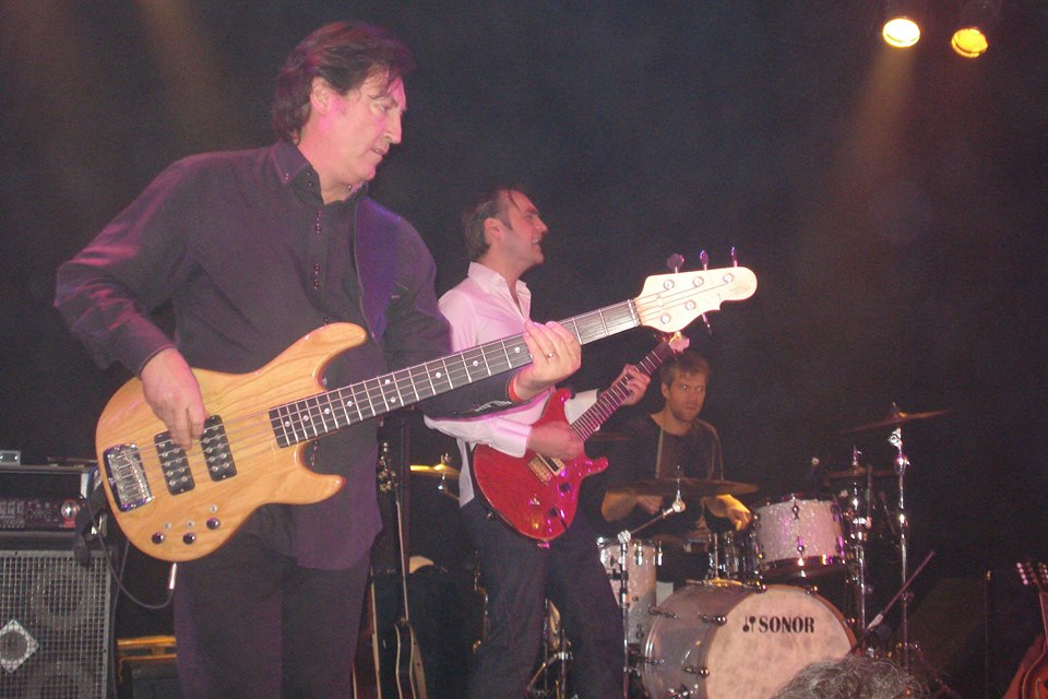 MARTIN BARRE 15
